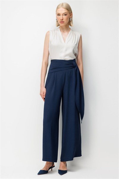 On Beli Fularlı Pile Detaylı Pantolon LACIVERT