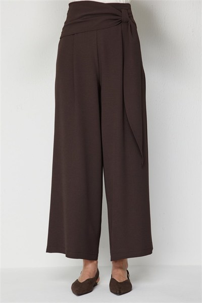 On Beli Fularlı Pile Detaylı Pantolon KAHVE