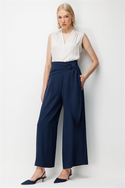 On Beli Fularlı Pile Detaylı Pantolon LACIVERT