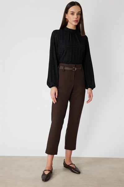 On Beli Kemerli Dar Paça Pantolon KAHVE