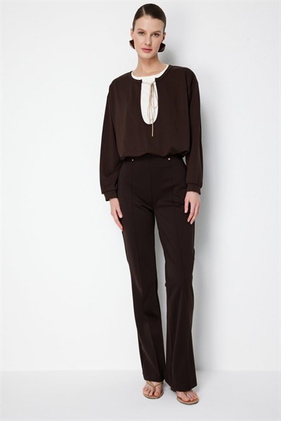 On Beli Lastikli Zincirli Crop Sweat KAHVE