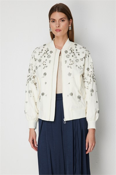 On Boncuk İşlemeli Kapak Cepli Mont KREM