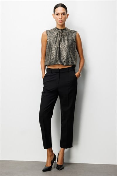 On Çiçek Desenli Kolsuz Crop Bluz GOLD
