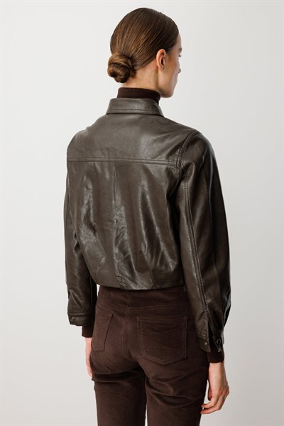 On Çıtçıtlı Deri Crop Mont KAHVE
