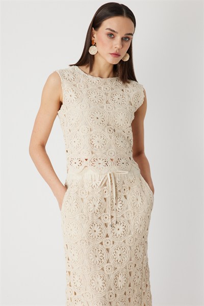 On Dantel Desenli Crop Bluz KREM