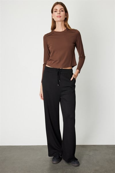 On Dikiş Detaylı Basic Crop Bluz KAHVE