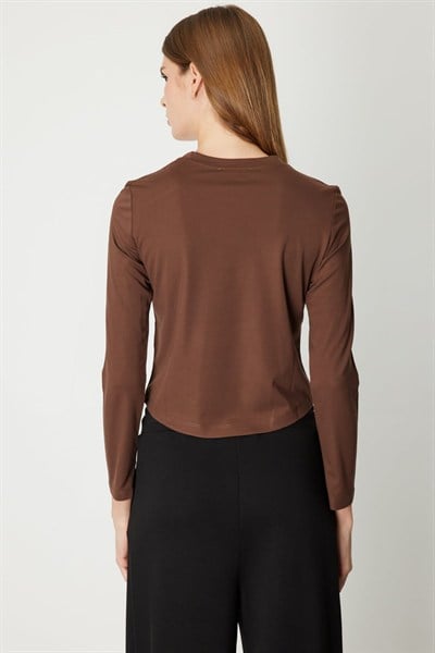 On Dikiş Detaylı Basic Crop Bluz KAHVE