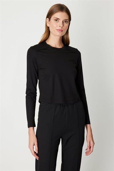 On Dikiş Detaylı Basic Crop Bluz SIYAH