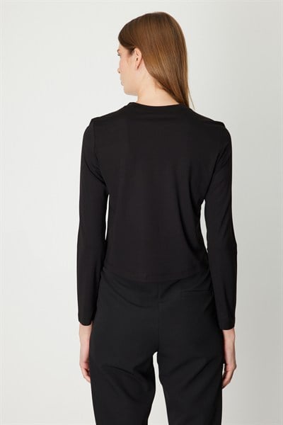 On Dikiş Detaylı Basic Crop Bluz SIYAH