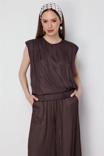 On Drape Detaylı Kolsuz Bluz KAHVE