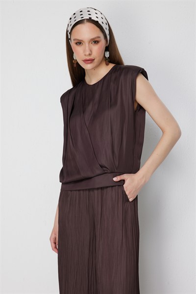 On Drape Detaylı Kolsuz Bluz KAHVE