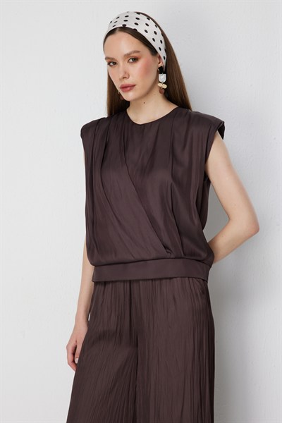 On Drape Detaylı Kolsuz Bluz KAHVE