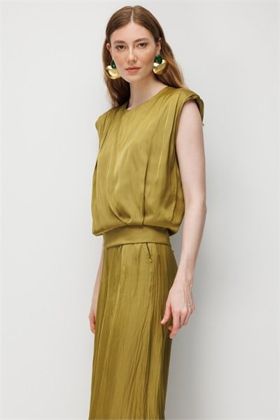 On Drape Detaylı Kolsuz Bluz OLİVE