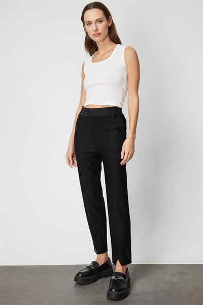 On Fitilli Kolsuz Crop Bluz EKRU
