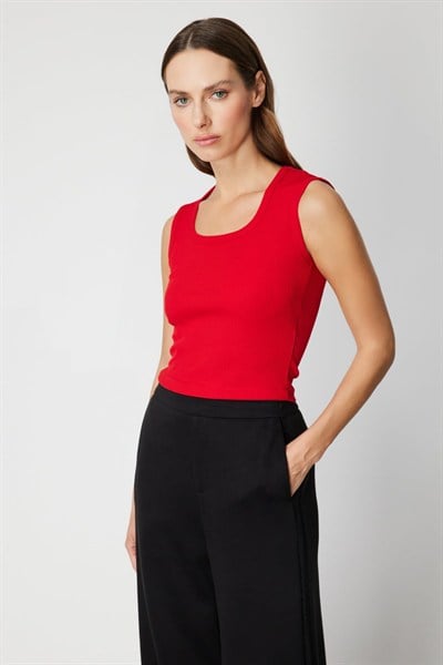 On Fitilli Kolsuz Crop Bluz KIRMIZI