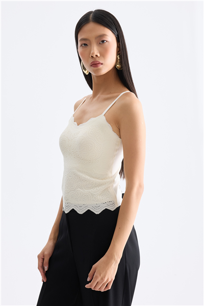 On İnce Askılı Dantelli Crop Bluz Ekru
