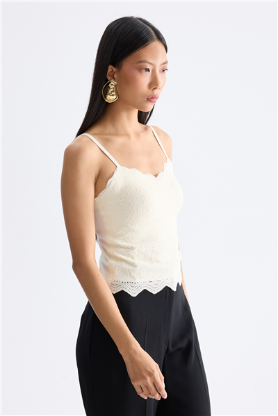 On İnce Askılı Dantelli Crop Bluz Ekru