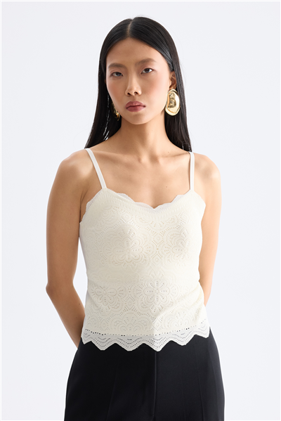 On İnce Askılı Dantelli Crop Bluz Ekru