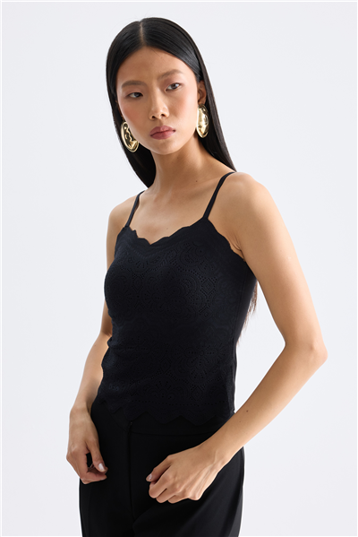 On İnce Askılı Dantelli Crop Bluz Siyah