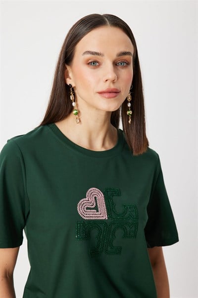 On Kabartma Desenli Sıfır Yaka Tişört YESIL