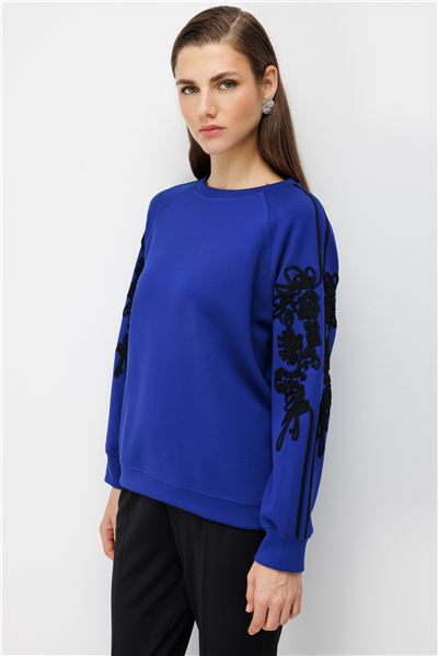 On Kolları İşleme Detaylı Sweatshirt Saks