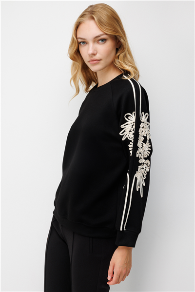 On Kolları İşleme Detaylı Sweatshirt Siyah