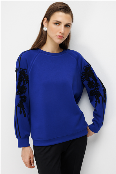 On Kolları İşleme Detaylı Sweatshirt Saks