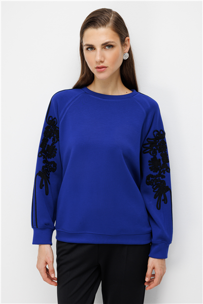 On Kolları İşleme Detaylı Sweatshirt Saks