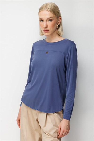 On Metal Aksesuarlı Sıfır Yaka Basic Bluz INDIGO