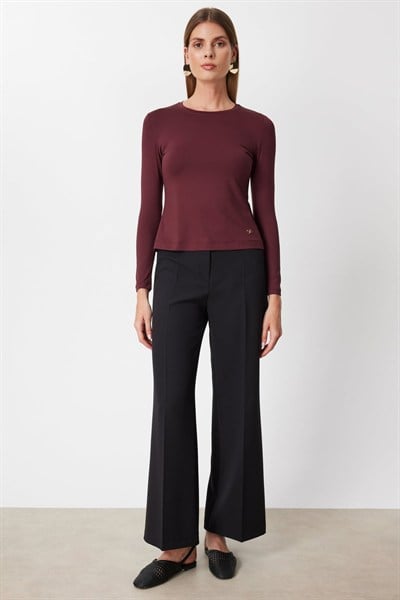 On Sıfır Yaka Basic Bluz BORDO
