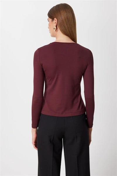On Sıfır Yaka Basic Bluz BORDO