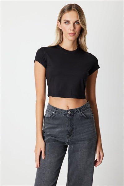 On Sıfır Yaka Crop Bluz SIYAH