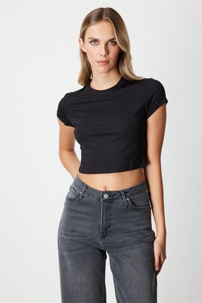 On Sıfır Yaka Crop Bluz SIYAH