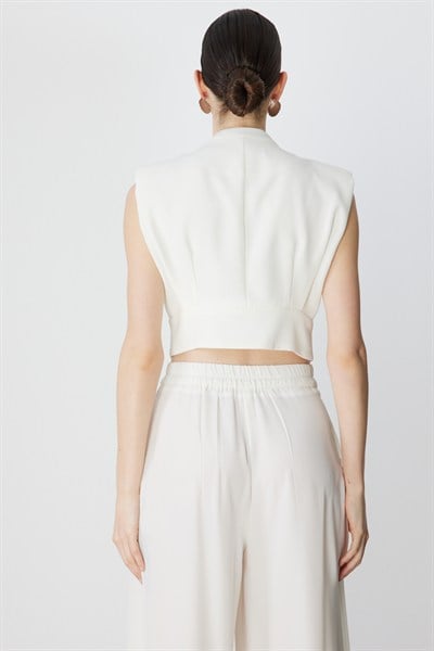 On Taş Aksesuarlı Drapeli Crop Bluz EKRU