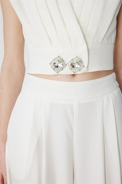 On Taş Aksesuarlı Drapeli Crop Bluz EKRU