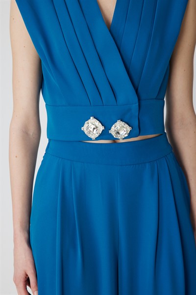 On Taş Aksesuarlı Drapeli Crop Bluz MAVI