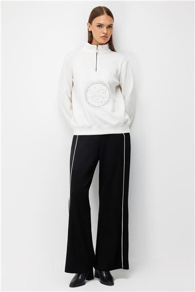On Taş Baskılı Dik Yaka Sweatshirt Ekru