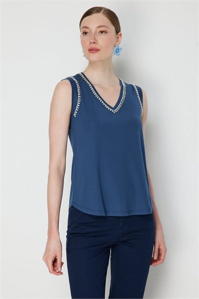 On V Yaka Taş Detaylı Bluz INDIGO
