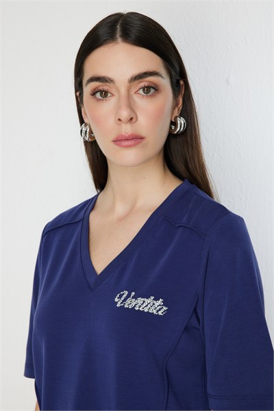 On V Yaka Yazı İşlemeli Bluz INDIGO