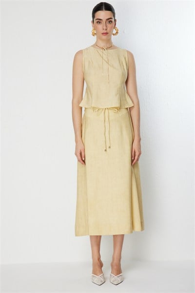 On Volanlı Kolsuz Crop Bluz SARI