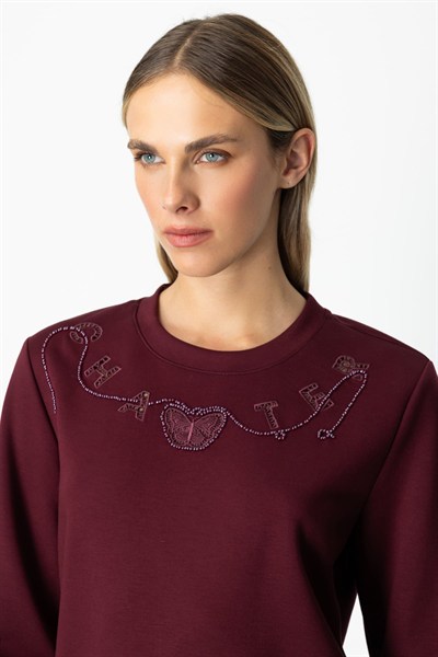 On Yakası Yazılı İşlemeli Sweat BORDO