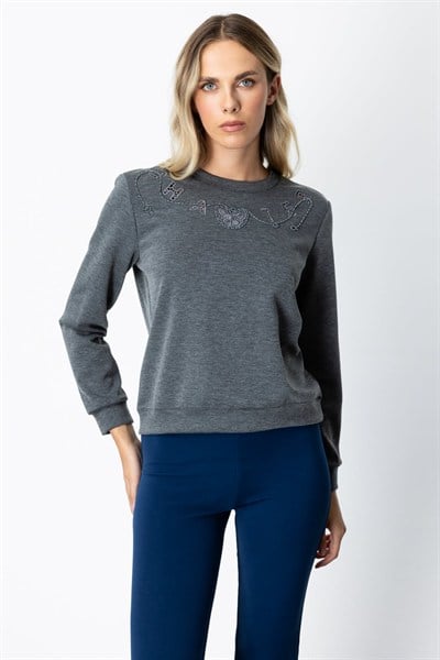 On Yakası Yazılı İşlemeli Sweat GRI