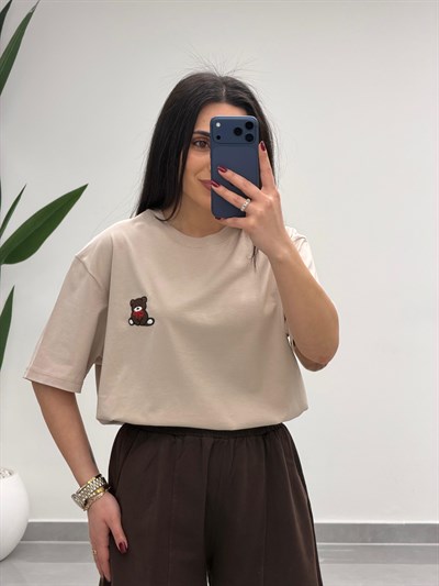 Ayıcık Nakışlı Tişört Bej