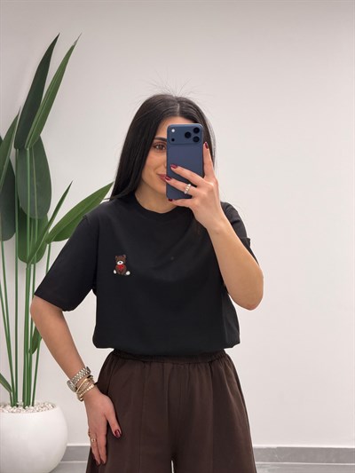 Ayıcık Nakışlı Tişört Siyah