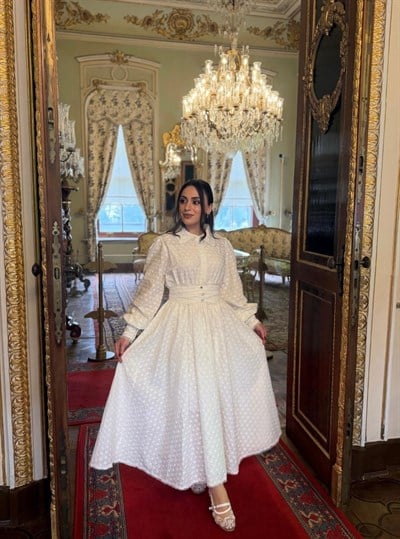 Beli Korsajlı Fistolu Elbise Beyaz