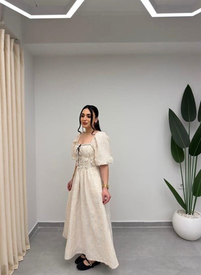 Dantel Detaylı Brode Elbise Bej