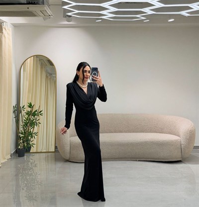 Degaje Yaka Uzun Elbise Siyah