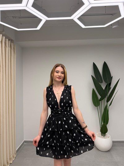 Derin V Yaka Belden Oturtmalı Drapeli Eteği Katlı Mini Elbise Siyah