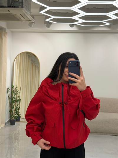 Dik Yaka Tasarım Yağmurluk Kırmızı