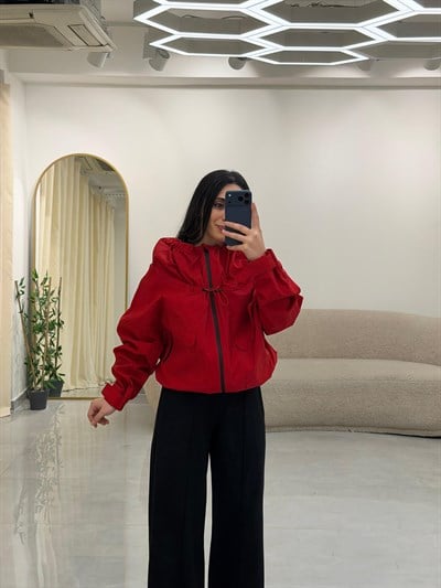 Dik Yaka Tasarım Yağmurluk Kırmızı